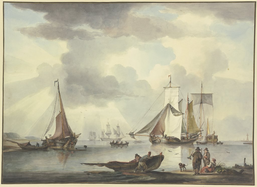 Viele Schiffe, rechts am Strand eine Frau und zwei Männer, von denen einer ein Sprachrohr in der Hand hält, Leendert de Koningh