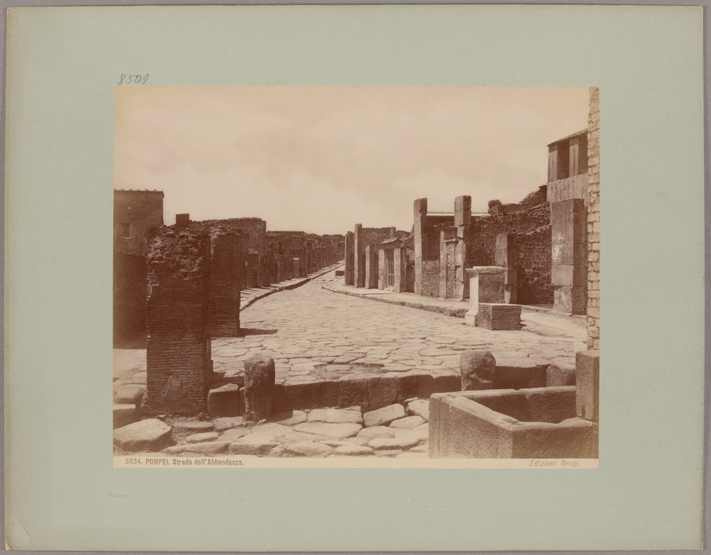 Pompei: Strada dell' Abbondanza, No. 5034, Giacomo Brogi