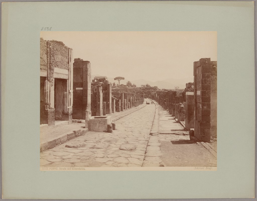 Pompei: Strada dell' Abbondanza, No. 5033, Giacomo Brogi