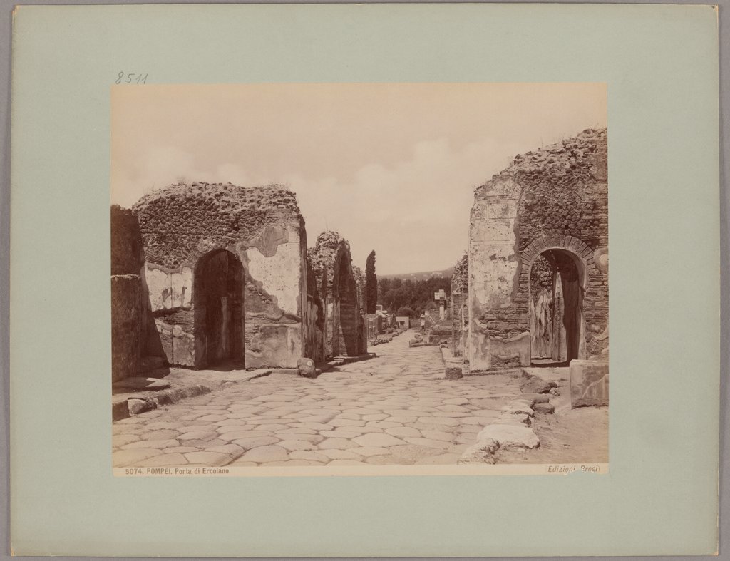 Pompei: Porta di Ercolano, No. 5074, Giacomo Brogi