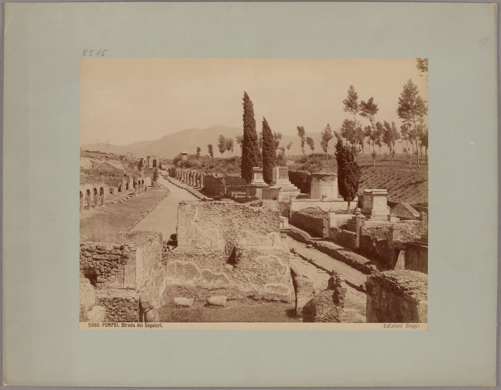 Pompeii: Sepulchre Road, No. 5066, Giacomo Brogi