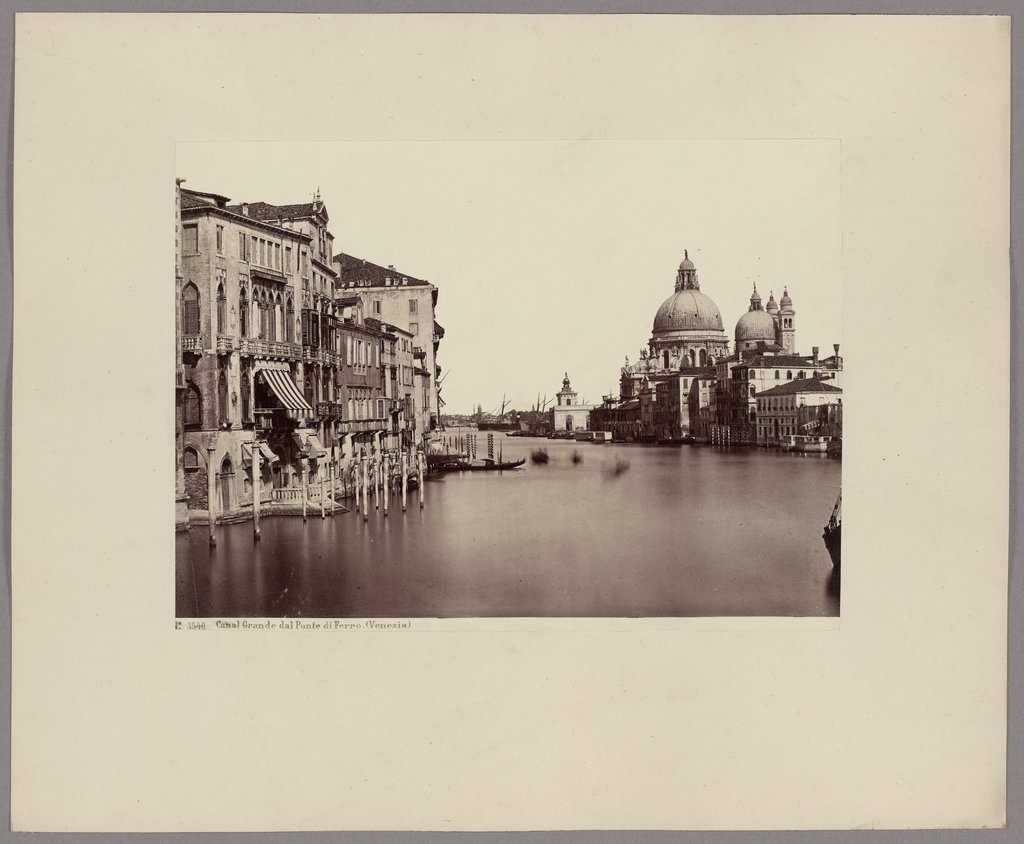 Venedig: Blick auf den Canal Grande und Santa Maria della Salute von der Ponte della Carità aus, Giorgio Sommer;   zugeschrieben