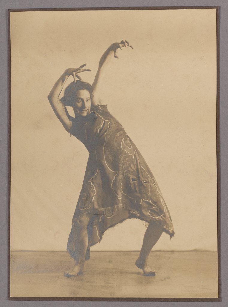 Untitled (Dancer Olga Szentpál), Hugo Erfurth